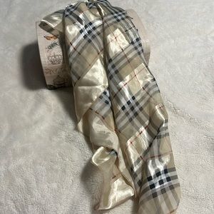 Vintage silk scarf 🧣 🩷